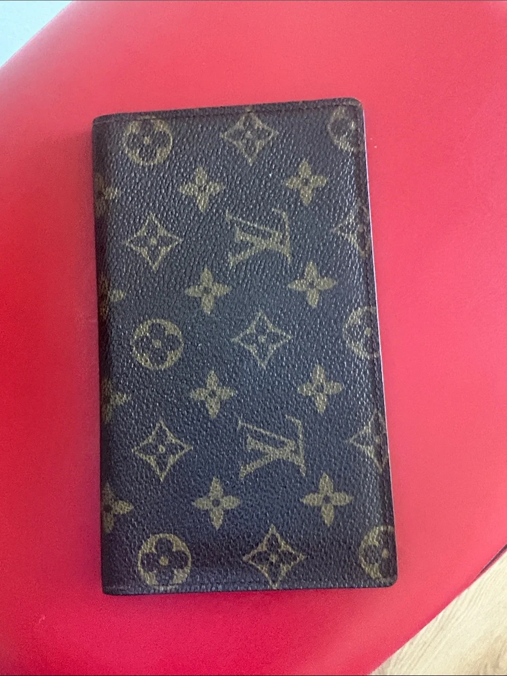 Louis Vuitton Monogram passport  Folded Card Wallet in Brown and Tan